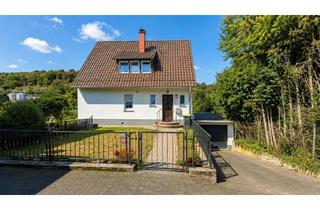 Haus kaufen in 35619 Braunfels, Mit Herzblut saniert – vielseitiges MFH mit Balkon, großem Grundstück & Vermietungspotenzial