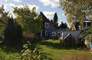 Doppelhaushälfte kaufen in 24113 Gaarden-Süd, Modernisiertes Doppelhaus, 992 m² Garten, Energieklasse B - ruhig & familienfreundlich