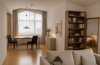 Wohnung kaufen in Im Schönblick 17, 72076 Tübingen, Außergewöhnliche Dachgeschoss-Perle mit Balkon, Loggia & Stellplatz in begehrter Höhenlage