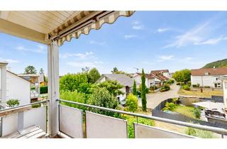 Wohnung kaufen in 79639 Grenzach-Wyhlen, Wohnen mit Weitblick: 4-Zi. Dachgeschosswohnung hohe Decken, großzügiger Balkon und TG-Stellplatz