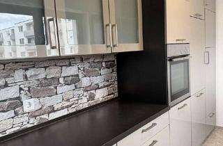 Wohnung mieten in 71065 Sindelfingen, Modernisierte 4,5 Zimmer Wohnung mit Balkon, EBK und TG-Box in begehrter Wohnlage von Sindelfingen