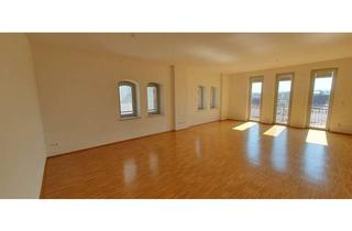 Wohnung mieten in Kreuz 10b, Roter Hügel, 95445 Kreuz, Großzügige 3-Zimmer-Wohnung in historischer Kreuz-Bräu - Südbalkon, Aufzug & TG
