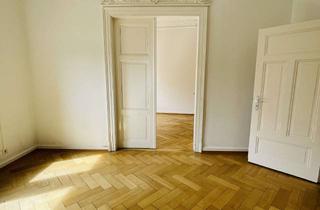 Wohnung mieten in 76530 Innenstadt, Lebendig wohnen: 4-Zimmer-Wohnung im Herzen von Baden-Baden