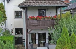 Einfamilienhaus kaufen in 65527 Niedernhausen, MIT PHOTOVOLTAIK UND WÄRMEPUMPE! Einfamilienhaus mit Einliegerwohnung! 3 PKW- Außenstellplätze