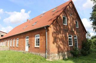 Doppelhaushälfte kaufen in 17179 Behren-Lübchin, Großzügige Doppelhaushälfte mit Ausbaupotenzial und ca. 2.115 m² Grundstück