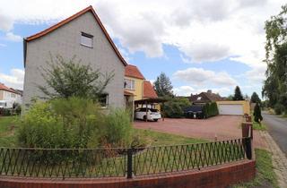Einfamilienhaus kaufen in 38268 Lengede, Freistehendes Einfamilienhaus mit Potential und viel Platz im Kernort Lengede