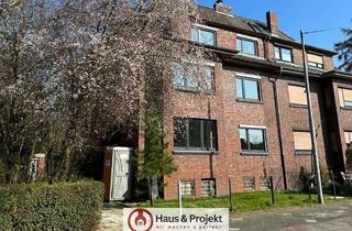 Haus kaufen in 26388 Wilhelmshaven, Kapitalanlage mit Perspektive: Drei Wohneinheiten in Wilhelmshaven-Heppens