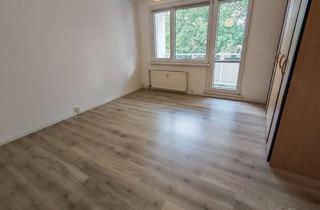 Wohnung kaufen in 03042 Sandow, Kleine 3-Raum-Wohnung mit Balkon und eigenem Pkw-Stellplatz in Cottbus-Sandow zu verkaufen!