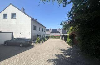 Doppelhaushälfte kaufen in 42113 Wuppertal, RESERVIERT - Doppelhaushälfte mit viel Nutzfläche (Garage,Carport,Stellplatz,2 Gartenhäuser,Keller)