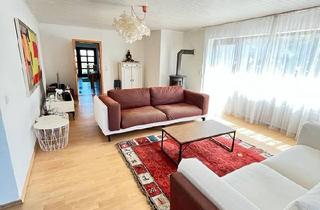 Haus kaufen in 61194 Niddatal, Niddatal - Wohnen auf einer Ebene - großer Bungalow mit Einliegerwohnung