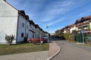 Wohnung kaufen in 06237 Leuna, Top renovierte 3-Zimmer-Wohnung + Stellplatz in ruhiger Wohnlage