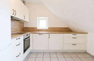 Wohnung kaufen in 85416 Langenbach, Verstecktes Juwel: Modernes Wohnen auf zwei Ebenen:In ruhiger Lage mit Balkon und Dachstudio