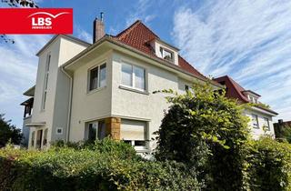 Wohnung kaufen in 32049 Herford, Altbaucharme mit Dachterrasse und eigenem Garten – Herford, Stiftberg