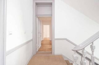Wohnung kaufen in Beusselstraße, 10553 Berlin, Freie Altbauwohnung nahe der Spree - 2 Zimmer und Balkon in Moabit