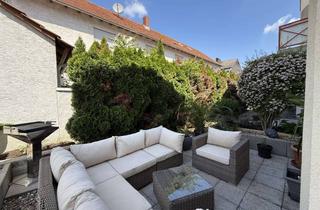 Wohnung kaufen in 65830 Kriftel, Coole gepflegte 2-Zimmer-ETW mit Balkon & Terrasse
