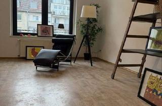 Wohnung kaufen in 40213 Altstadt, FREIE 2 ZIMMER HELL UND RUHIG MITTEN IM HERZEN DER ALTSTADT - - 200M ZUM RHEIN -