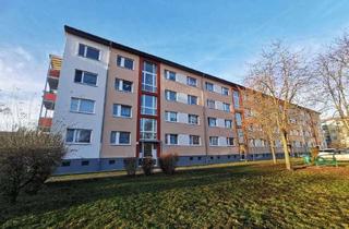 Wohnung mieten in Johann-Gottfried-Herder-Straße 33, 02977 Hoyerswerda, Schöne 4-Raum-Familienwohnung mit Tageslichtbad und Balkon