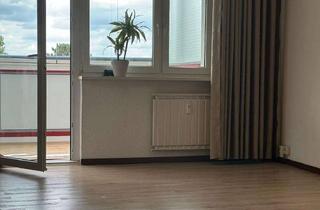 Wohnung mieten in Luise-Zietz-Straße 93, 12681 Marzahn, Alltagstaugliche 3-Zimmer-Wohnung in Berlin-Marzahn
