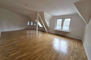 Wohnung mieten in 45894 Buer, Großzügige 2-Zimmer-Dachgeschosswohnung direkt in der Einkaufsstraße von Gelsenkirchen-Buer