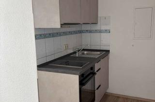 Wohnung mieten in Ludwig-Wucherer-Straße 55, 06108 Paulusviertel, 1-Raum-Wohnung mit neuer Einbauküche im Paulusviertel