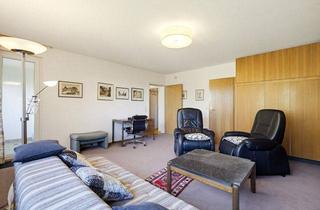 Wohnung kaufen in 76228 Karlsruhe, Klein, fein & mit Weitblick: Helle 1-Zimmer-Eigentumswohnung mit überdachtem Freisitz