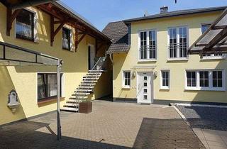Einfamilienhaus kaufen in 53332 Bornheim, Gepflegte Hofanlage mit modernem Einfamilienhaus und solidem Zweifamilienhaus