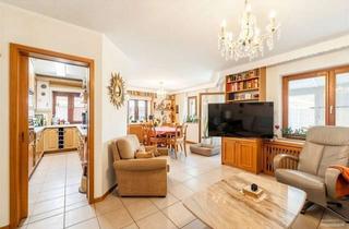 Haus kaufen in 82049 Pullach, Exklusives Reihenendhaus mit 5 Zimmern in Pullach im Isartal | Verkauf mit Nießbrauch