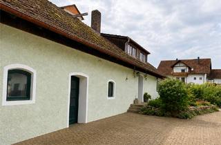 Haus kaufen in 84076 Pfeffenhausen, Historischer Dreiseithof mit Charakter, Weite und Entwicklungspotenzial