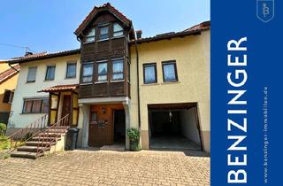 Haus kaufen in 72574 Bad Urach, Platz für zwei Familien: ca. 210 m² auf zwei verbundenen Haushälften mit Garten