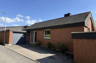 Einfamilienhaus kaufen in 37671 Höxter, Gepflegtes Einfamilienhaus mit zwei Garagen in Höxter-Lütmarsen