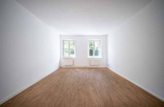 Wohnung kaufen in 10247 Friedrichshain, Helle 1-Zimmer-Wohnung mit Altbauflair und Gestaltungspotenzial in Friedrichshain