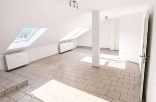 Wohnung kaufen in 63571 Gelnhausen, Großzügige Dachgeschosswohnung mit 123 m² Bodenfläche, Garage & Stellplatz