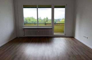 Wohnung mieten in Am Forstacker 25, 13587 Spandau, Viel Platz für Krimskrams - Geräumiges Apartment mit Balkon, Aufzug und Wannenbad !