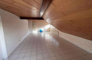 Wohnung mieten in 72584 Hülben, Freundliche 3-Zimmer-Wohnung mit Balkon und EBK in Hülben nähe Bad Urach