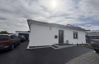 Haus kaufen in Kantelsen Weg, 31188 Holle, Bungalow mit Pool