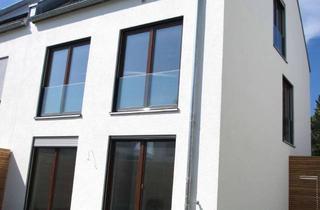 Haus mieten in 85368 Moosburg, Neuwertige Doppelhaushälfte mit Garten, Garage & PV-Anlage in ruhiger Lage an den Isarauen