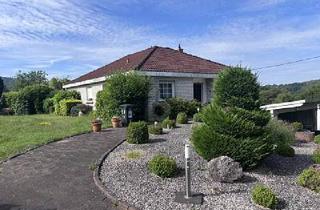 Haus kaufen in 66839 Schmelz, Schmelz - ALLEINLAGE, TOP GRUNDSTÜCK, GEPFLEGT, 3 GARAGEN