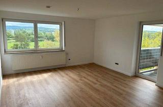 Wohnung kaufen in 92637 Weiden, Weiden in der Oberpfalz - Renovierte 2.5 ZKB Whg mit Balkon in Weiden Zentrum