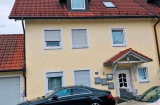 Wohnung kaufen in 85368 Moosburg, Moosburg an der Isar - Schöne 4 Zimmer Wohnung mit Balkon, Einzelgarage + Eigene Garten