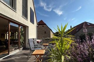 Einfamilienhaus kaufen in 97332 Fahr, Fahr - Traumhaftes Ensemble: Energieeffizientes (A) Einfamilienhaus mit Büro, großem Innenhof & Garten
