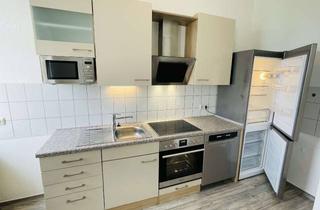 Wohnung mieten in 06132 Silberhöhe, Große 2,5 Raum Wohnung 3.OG, BAD mit Fenster, mit EBK +40,00€