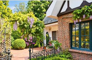 Villa kaufen in 61350 Bad Homburg, VON POLL - BAD HOMBURG: Außergewöhnlich: Stilvolles Fachwerkanwesen mit parkartiger Gartenanlage