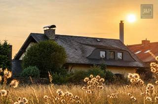 Haus kaufen in 65824 Schwalbach, Hochwertiges Anwesen im Landhausstil - Ruhige Sackgassenlage mit durchdachtem Grundriss