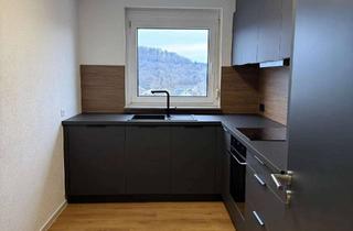 Wohnung kaufen in Semmelweissstr., 78532 Tuttlingen, Vermietete Kapitalanlage: kernsanierte 3,5-Zimmer-Wohnung mit Balkon und Weitblick