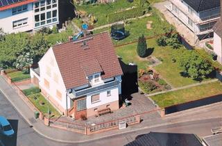 Einfamilienhaus kaufen in 35460 Staufenberg, Staufenberg - Solides EinZweifamilienhaus auf sehr interessanten Eckgrundstück