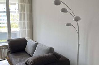 Wohnung mieten in Elektrastraße, 81925 Bogenhausen, Kernsanierte, vollmöblierte 1-Zimmer Wohnung mit großem Balkon und EBK am Arabellapark