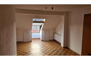 Wohnung mieten in Düsseldorferstr. 125, 47051 Dellviertel, Modernisierte Dachgeschosswg. m. 1 Zimmer, Bad u. Mini- Balkon