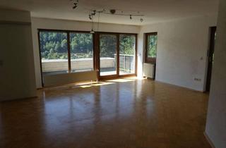 Wohnung kaufen in Hintere Schloßsteige 53, 75305 Neuenbürg, Alltagstaugliche 3 Zimmer in Neuenbürg