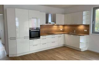 Wohnung mieten in Simon-Bolivar-Straße 48, 13055 Alt-Hohenschönhausen, Hildas Gärten: Sonnige 3-Zimmer, Balkon, EBK, TG-STP, HWR
