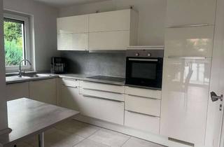 Wohnung mieten in 32051 Herford, Neuwertige Wohnung mit drei Zimmern sowie Balkon und EBK in Herford